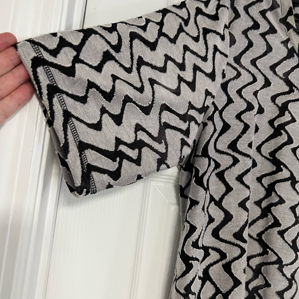 LOGO by Lori Goldstein Monochrome Abstract Pattern Top - Picture 3 of 8